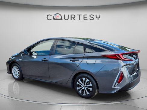 Used 2022 Toyota Prius Prime Limited FWD image 5