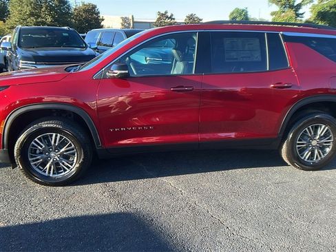 New 2026 Chevrolet Traverse LT image 8