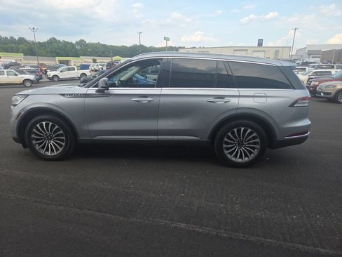 Used 2024 Lincoln Aviator 2WD w/ Premium Package image 5