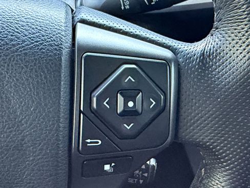 Used 2020 Toyota Tacoma TRD Off-Road w/ Technology Package AWD/4WD image 27