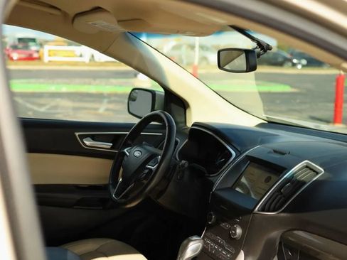 Used 2017 Ford Edge SEL w/ Equipment Group 201A AWD/4WD image 47