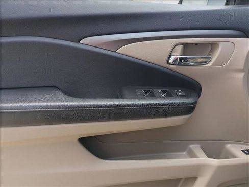 Used 2018 Honda Pilot EX-L image 11