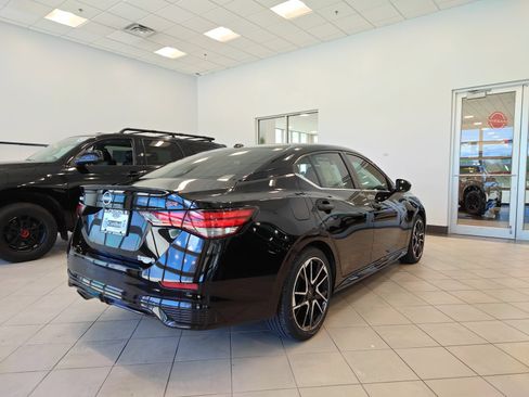 Used 2024 Nissan Sentra SR FWD image 16