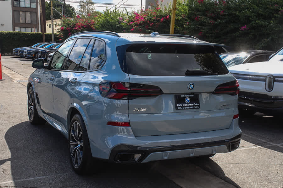 Used 2026 BMW X5 xDrive50e w/ M Sport Package AWD/4WD image 11