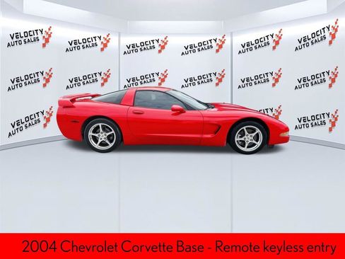 Used 2004 Chevrolet Corvette Coupe w/ Preferred Equipment Group RWD image 2