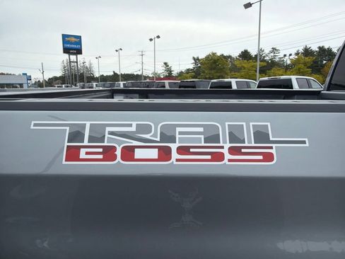 Used 2024 Chevrolet Silverado 1500 LT Trail Boss w/ Convenience Package II AWD/4WD image 9