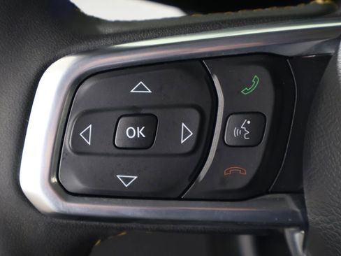 Used 2025 Jeep Wrangler Unlimited Sahara AWD/4WD image 35
