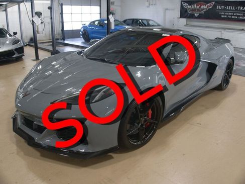 Used 2025 Chevrolet Corvette E-Ray w/ ZER Performance Package image 1