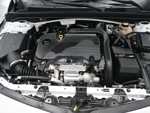 Used 2021 Chevrolet Malibu LS image 22