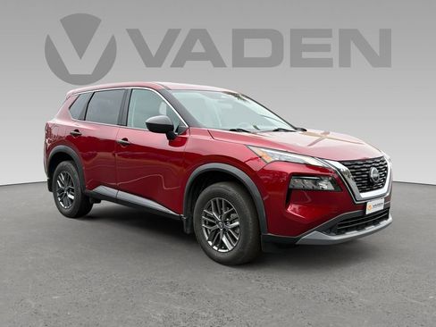 Used 2023 Nissan Rogue S image 1