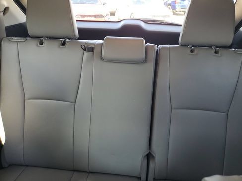 Used 2024 Toyota Highlander XLE FWD image 24