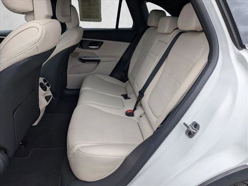 Used 2026 Mercedes-Benz GLC 300 4MATIC image 19