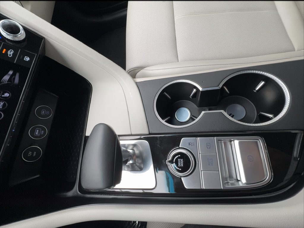 Used 2024 Genesis G70 2.5T AWD/4WD image 47