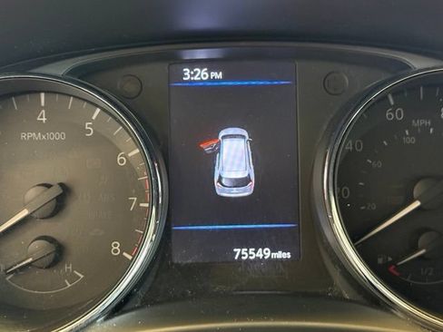 Used 2018 Nissan Rogue SV w/ Sun & Sound Touring Package AWD/4WD image 12