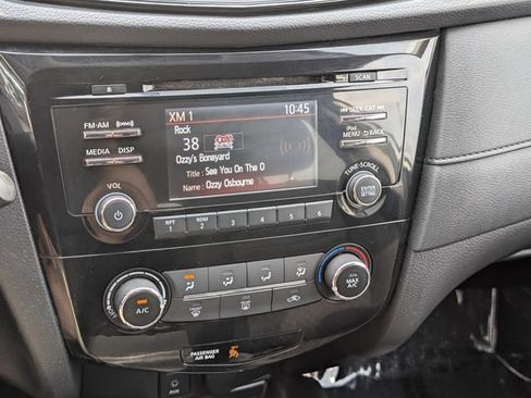 Used 2017 Nissan Rogue S w/ Appearance Package AWD/4WD image 22
