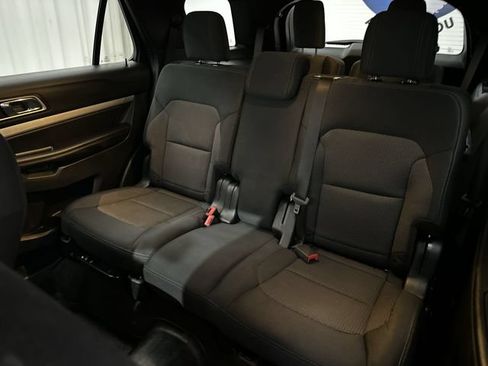 Used 2017 Ford Explorer XLT AWD/4WD image 26
