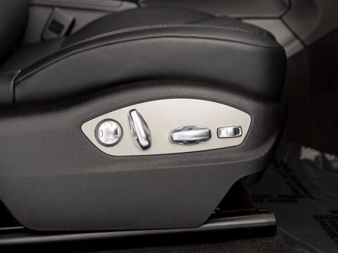 New 2026 Porsche Macan image 30