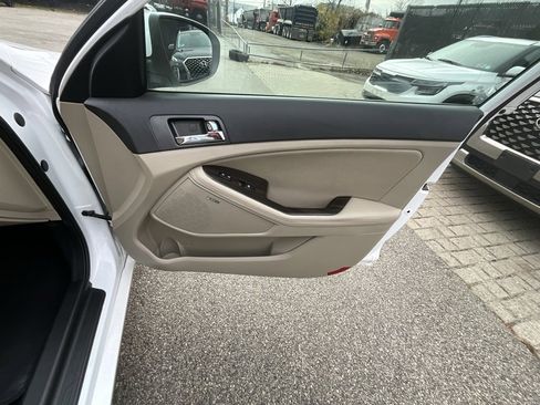 Used 2013 Kia Optima EX w/ Premium Pkg image 31