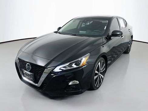 Used 2021 Nissan Altima 2.5 Platinum AWD/4WD image 3