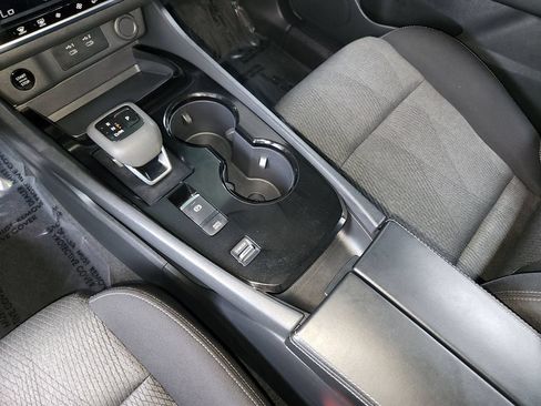 Used 2026 Nissan Rogue SV FWD image 22