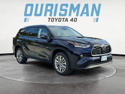 New 2026 Toyota Highlander Platinum image 9