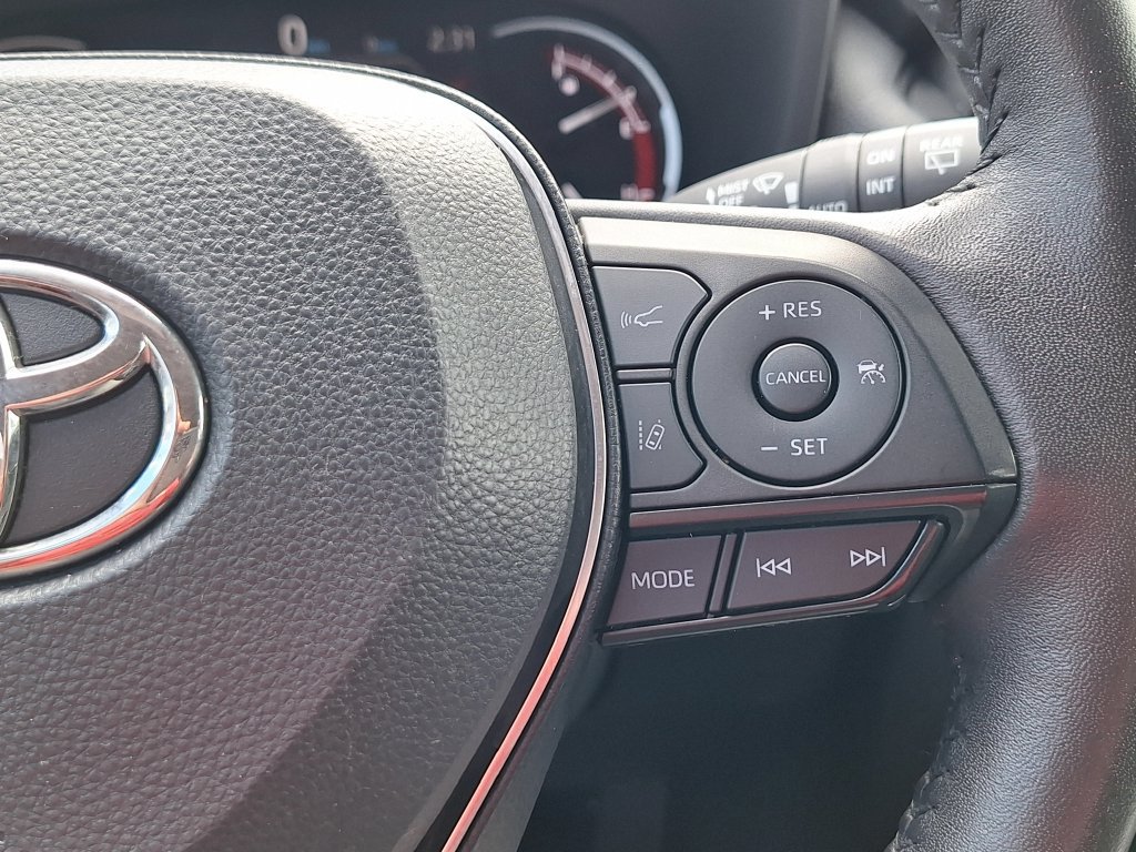 Used 2025 Toyota RAV4 XLE w/ Weather Package AWD/4WD image 17
