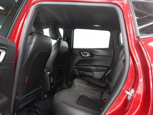 Used 2025 Jeep Compass Trailhawk AWD/4WD image 18