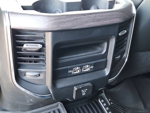 Used 2025 RAM 2500 Laramie w/ Night Edition AWD/4WD image 23