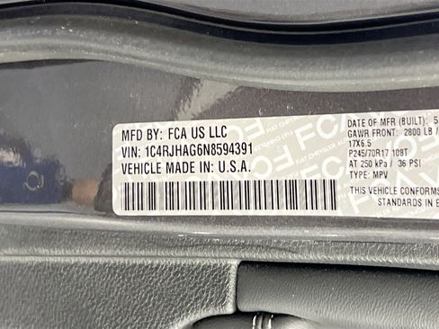 Used 2022 Jeep Grand Cherokee Laredo w/ Luxury Tech Group I image 30