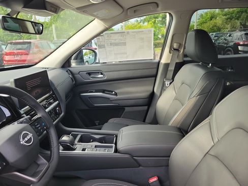New 2026 Nissan Pathfinder SL FWD image 19