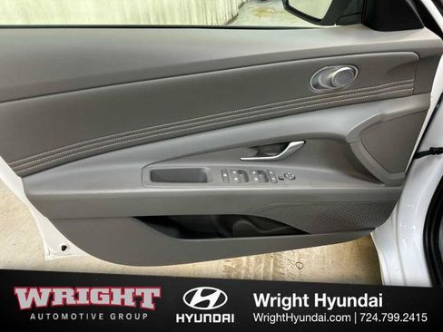 Used 2025 Hyundai Elantra Sport FWD image 9