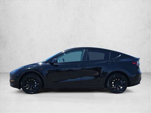 Used 2023 Tesla Model Y Long Range AWD/4WD image 5