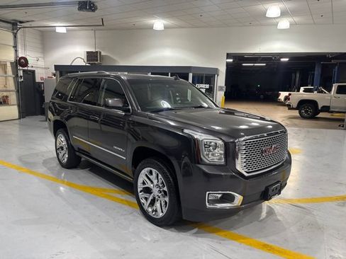 Used 2017 GMC Yukon Denali w/ Open Road Package AWD/4WD image 4