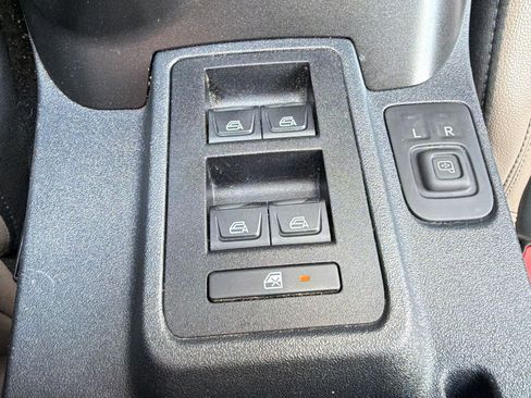 Used 2023 Ford Bronco Wildtrak image 15