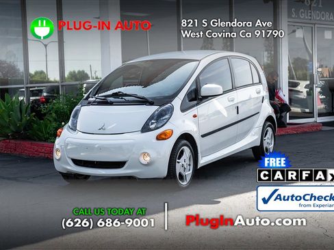 Used 2017 Mitsubishi i ES image 1