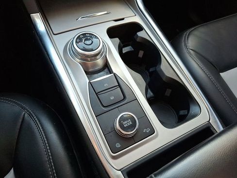 Certified 2022 Ford Explorer XLT w/ Equipment Group 202A image 23