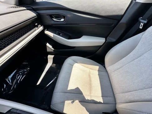 Used 2023 Honda Accord EX image 27