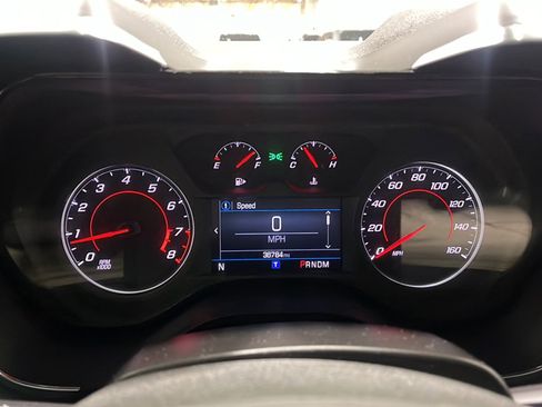 Used 2023 Chevrolet Camaro LT RWD image 5