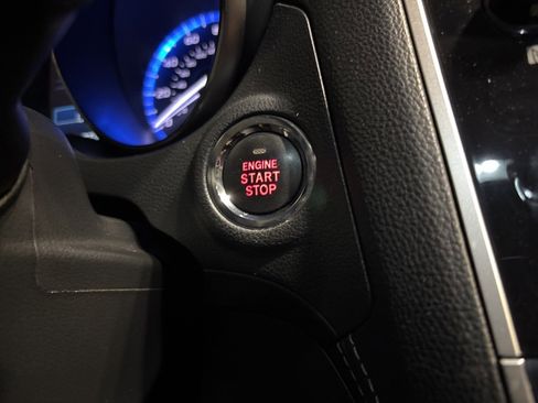 Used 2018 Subaru Outback 2.5i Touring image 18