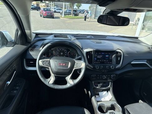 Used 2024 GMC Terrain Denali w/ Denali Premium Package AWD/4WD image 12