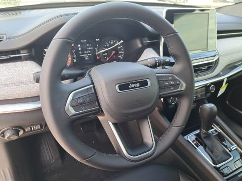 New 2026 Jeep Compass Latitude image 12