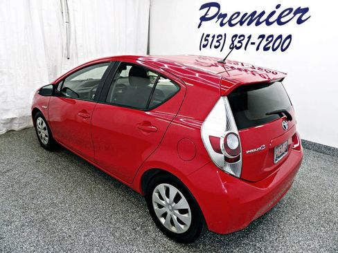 Used 2014 Toyota Prius C Two image 4