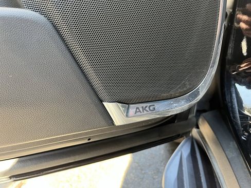 Used 2021 Cadillac Escalade Luxury image 26