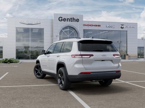 New 2026 Jeep Grand Cherokee L Limited w/ Limited Altitude Package AWD/4WD image 3