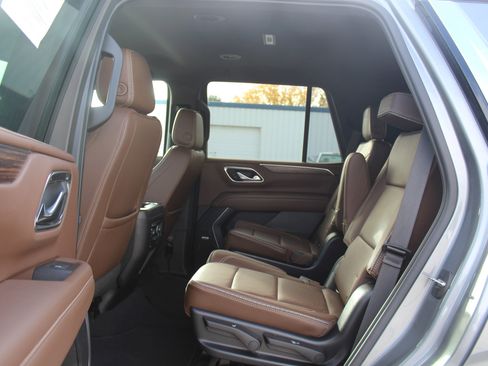 Used 2022 Chevrolet Tahoe High Country image 17