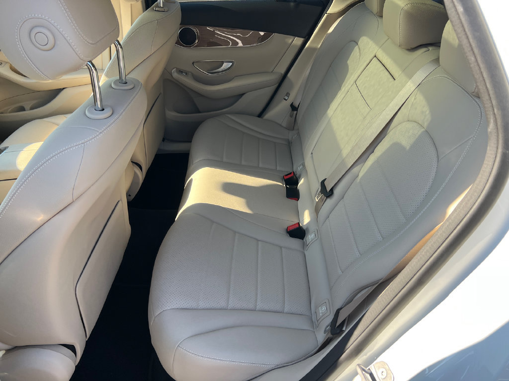 Used 2018 Mercedes-Benz GLC 300 4MATIC image 6