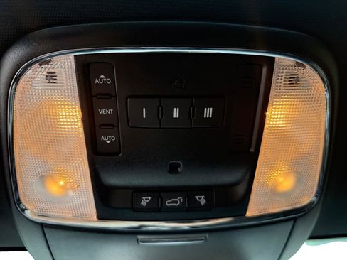 Used 2020 Jeep Grand Cherokee Altitude image 17