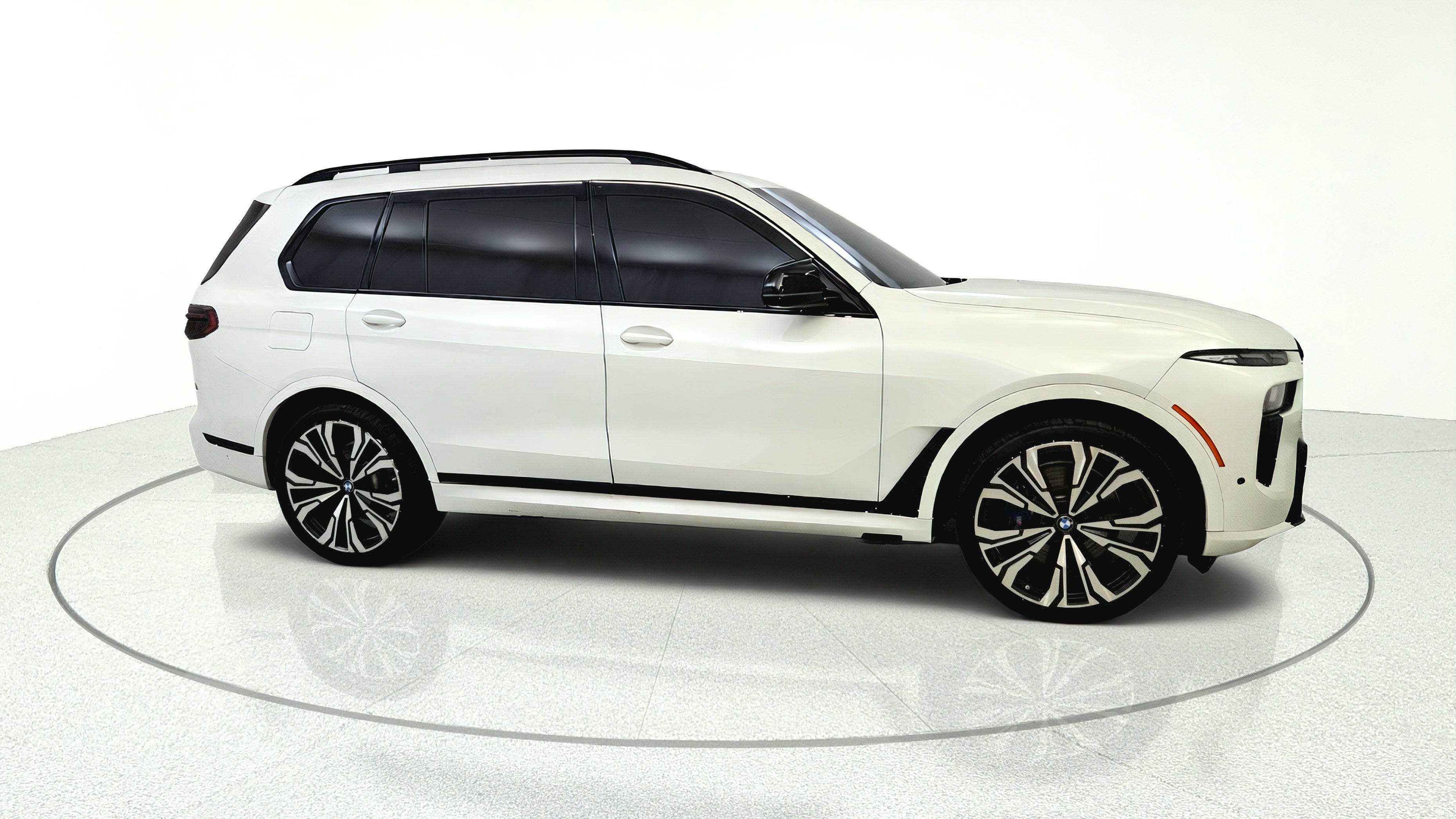 Used 2023 BMW X7 xDrive40i w/ M Sport Package AWD/4WD image 8