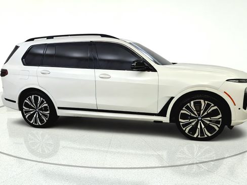 Used 2023 BMW X7 xDrive40i w/ M Sport Package AWD/4WD image 8