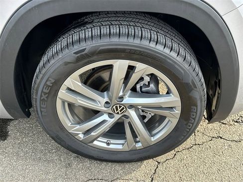 Used 2024 Volkswagen Atlas Cross Sport SEL R-Line image 7